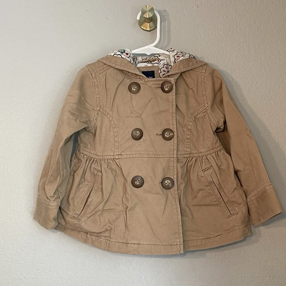 Baby GAP Girls 4T Tan Hooded Cotton Jacket Button Up Paisley Lined Cute